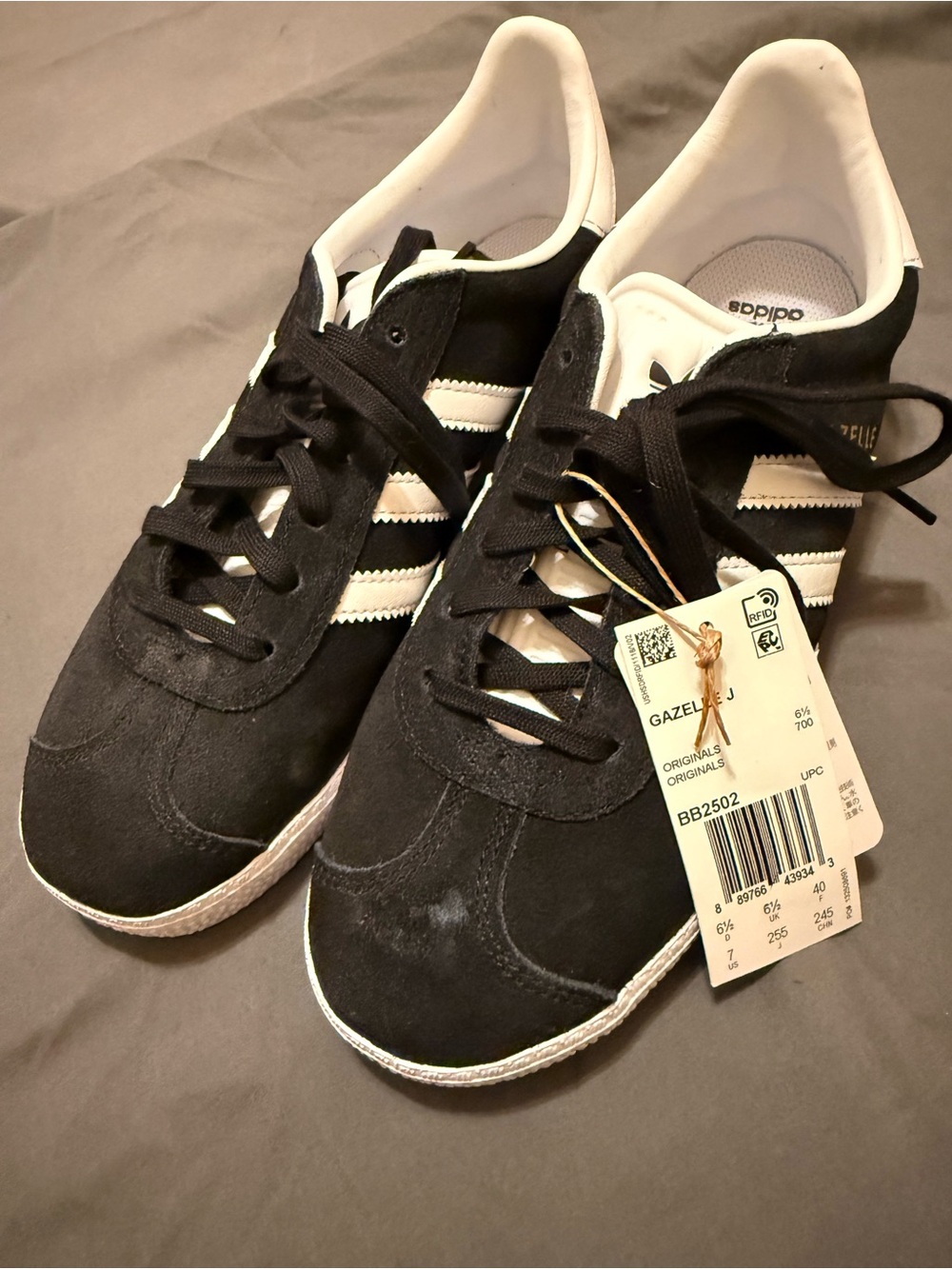 adidas Gazelle Black/White Suede Sneaker US 7